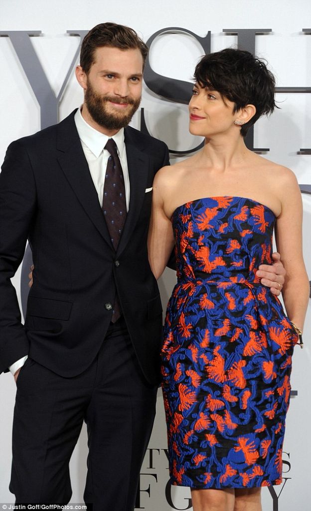 Hugh Jackman và tài tử 50 sắc thái bị vợ cấm làm việc với Angelina Jolie (1)